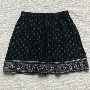 2/$12⚡️ Hollister: flowy skirt